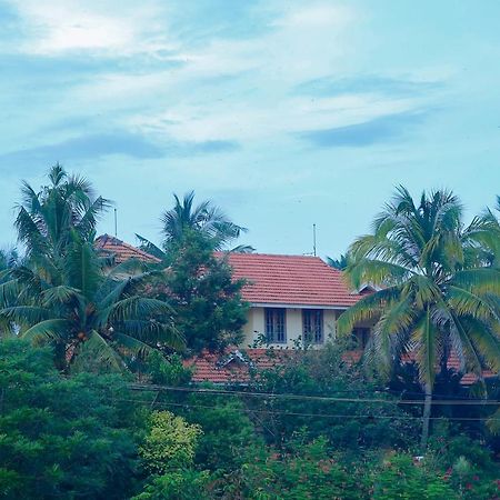 La Exotica Hotel Varkala Bagian luar foto