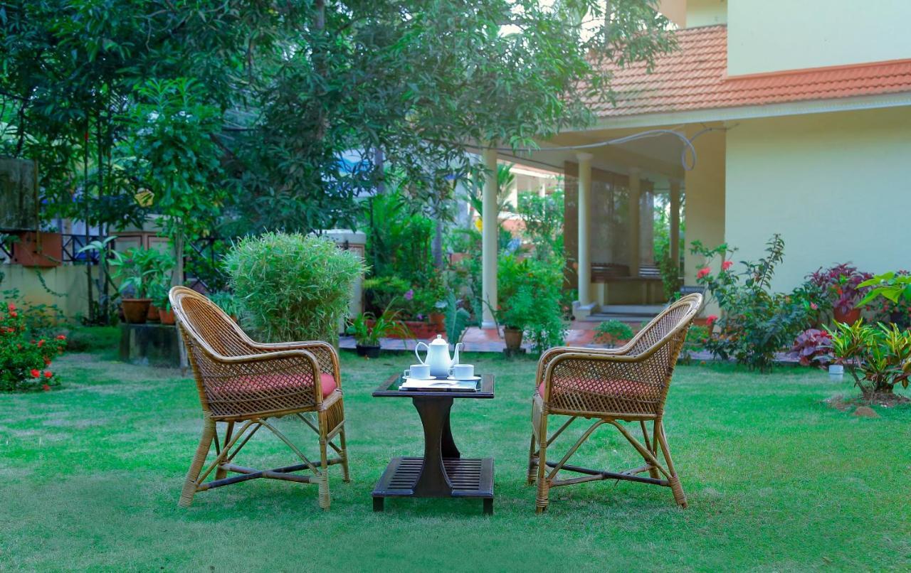 La Exotica Hotel Varkala Bagian luar foto