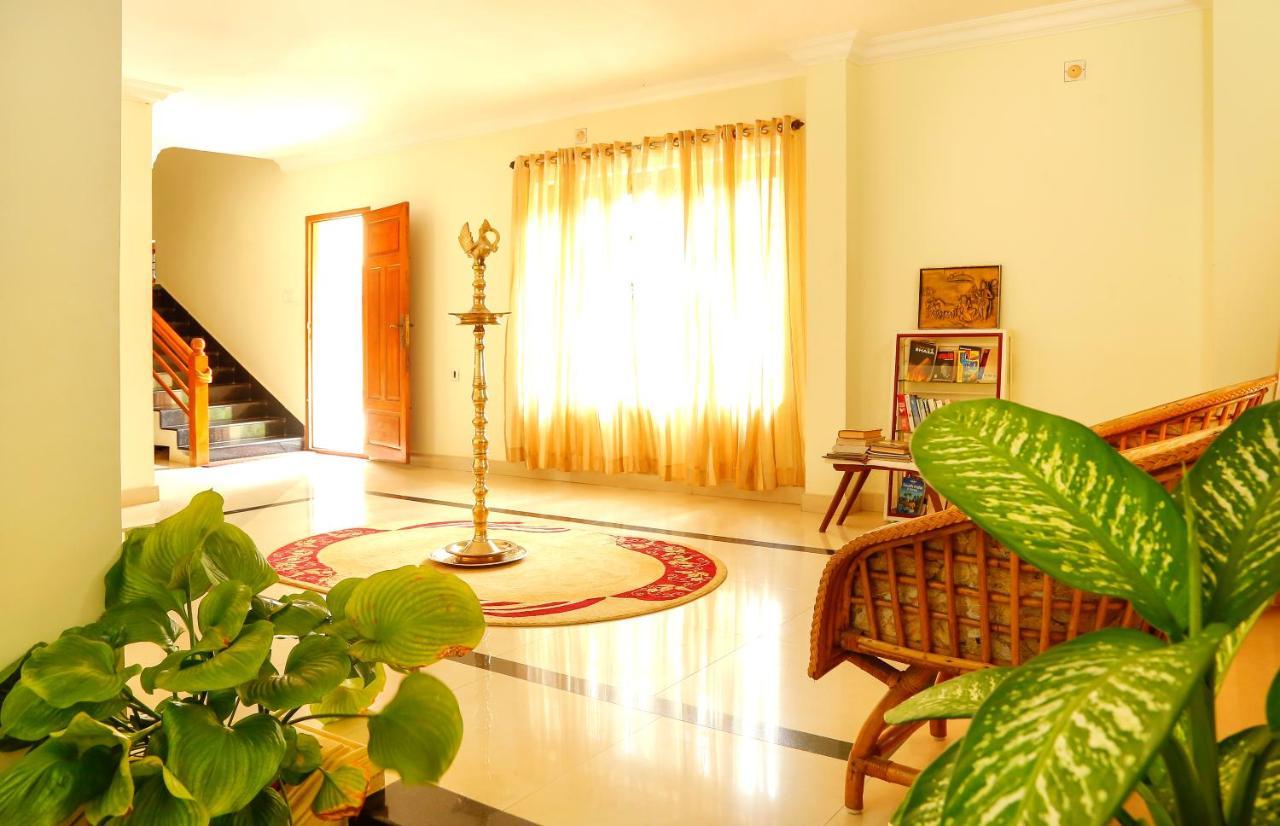 La Exotica Hotel Varkala Bagian luar foto