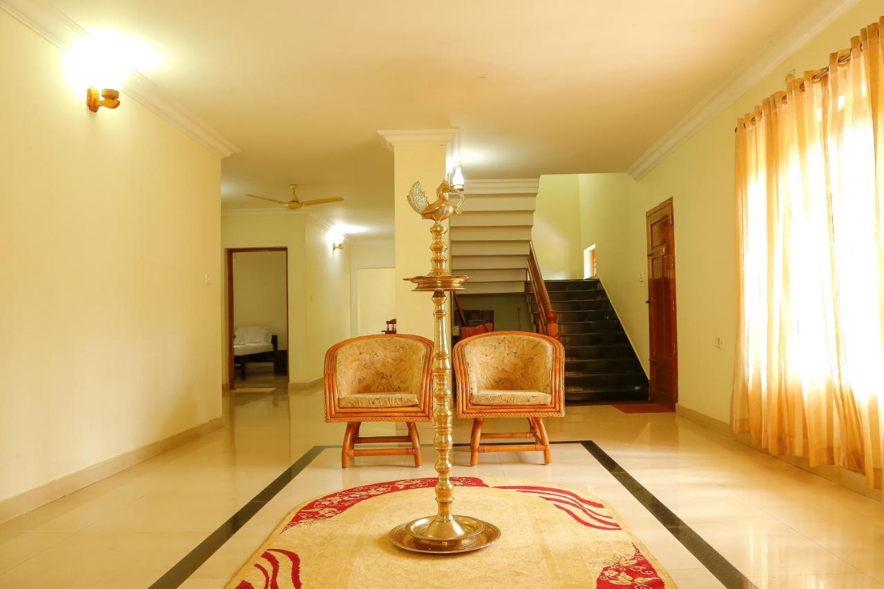 La Exotica Hotel Varkala Bagian luar foto