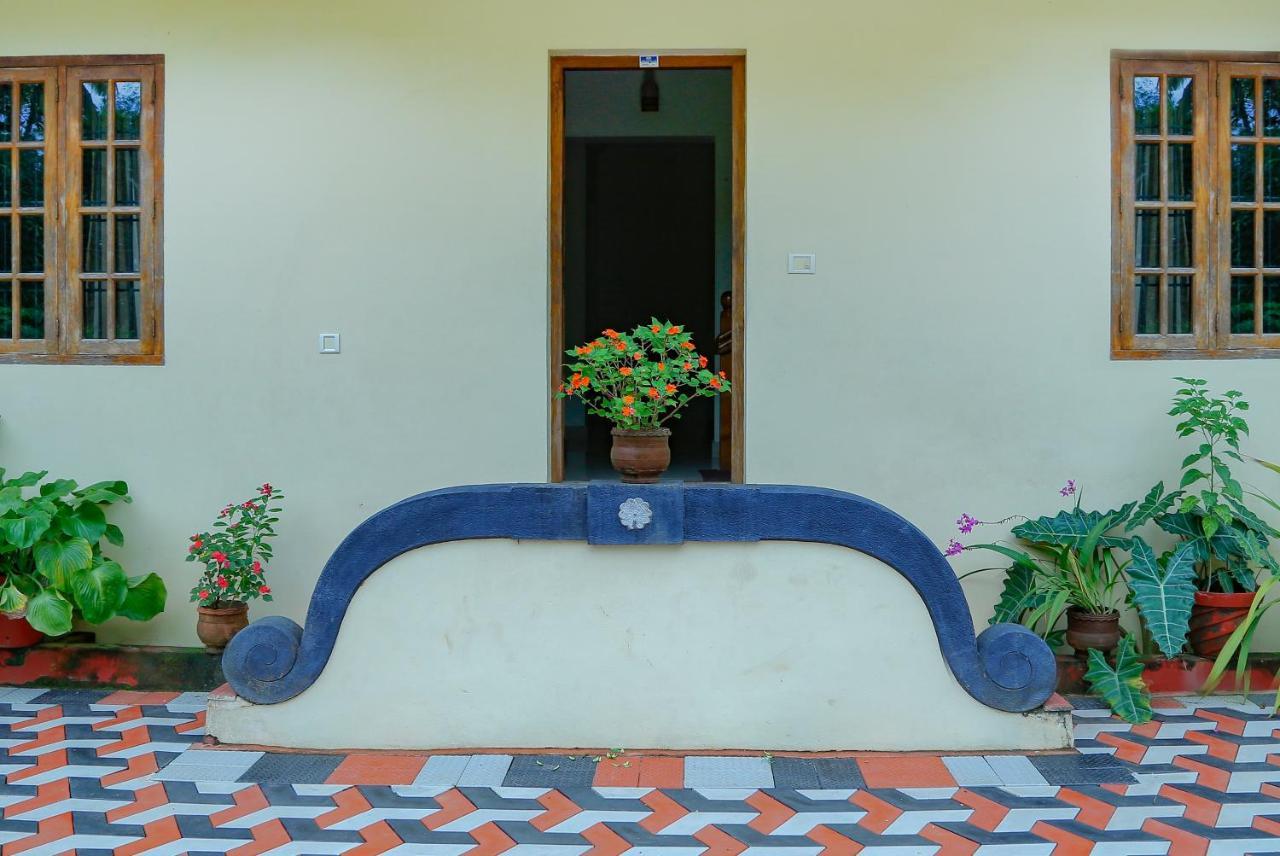 La Exotica Hotel Varkala Bagian luar foto