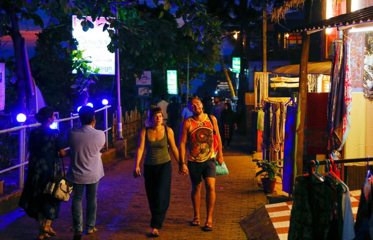 La Exotica Hotel Varkala Bagian luar foto