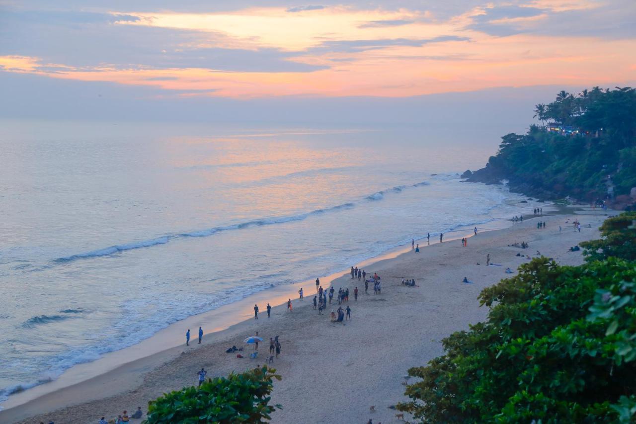 La Exotica Hotel Varkala Bagian luar foto
