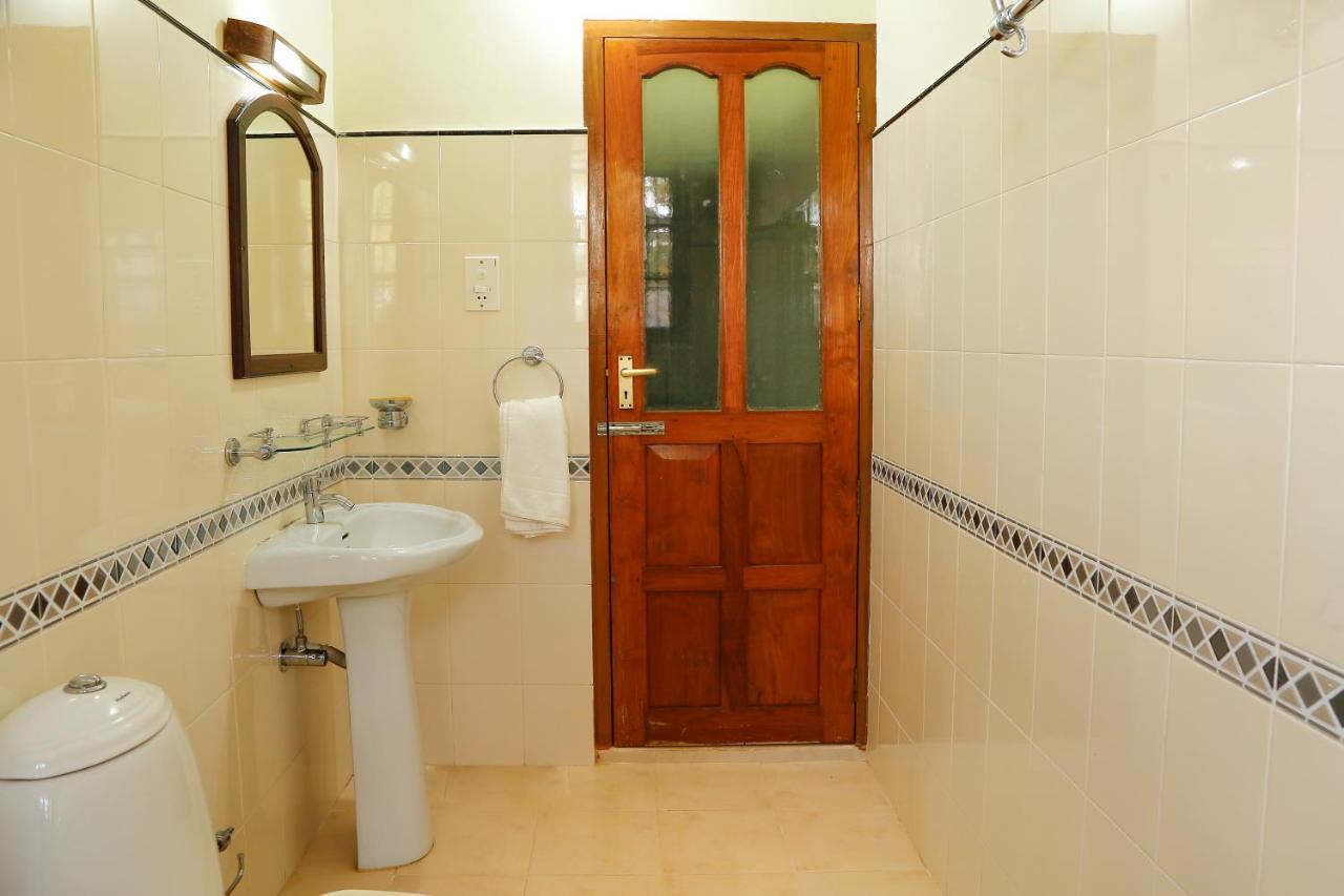 La Exotica Hotel Varkala Bagian luar foto